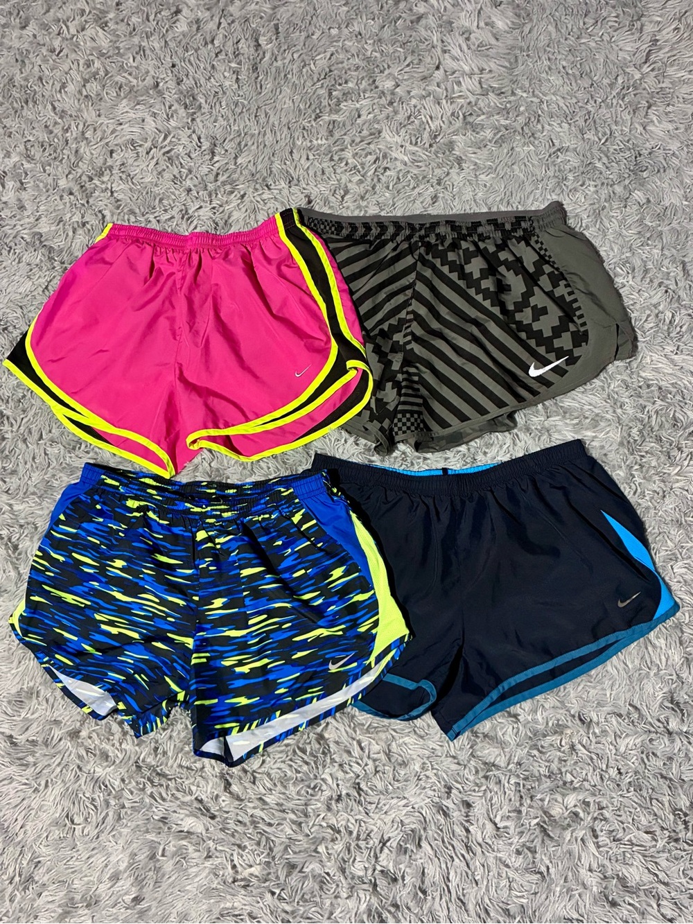 NEW Nike bundle of 4 Tempo running shorts L